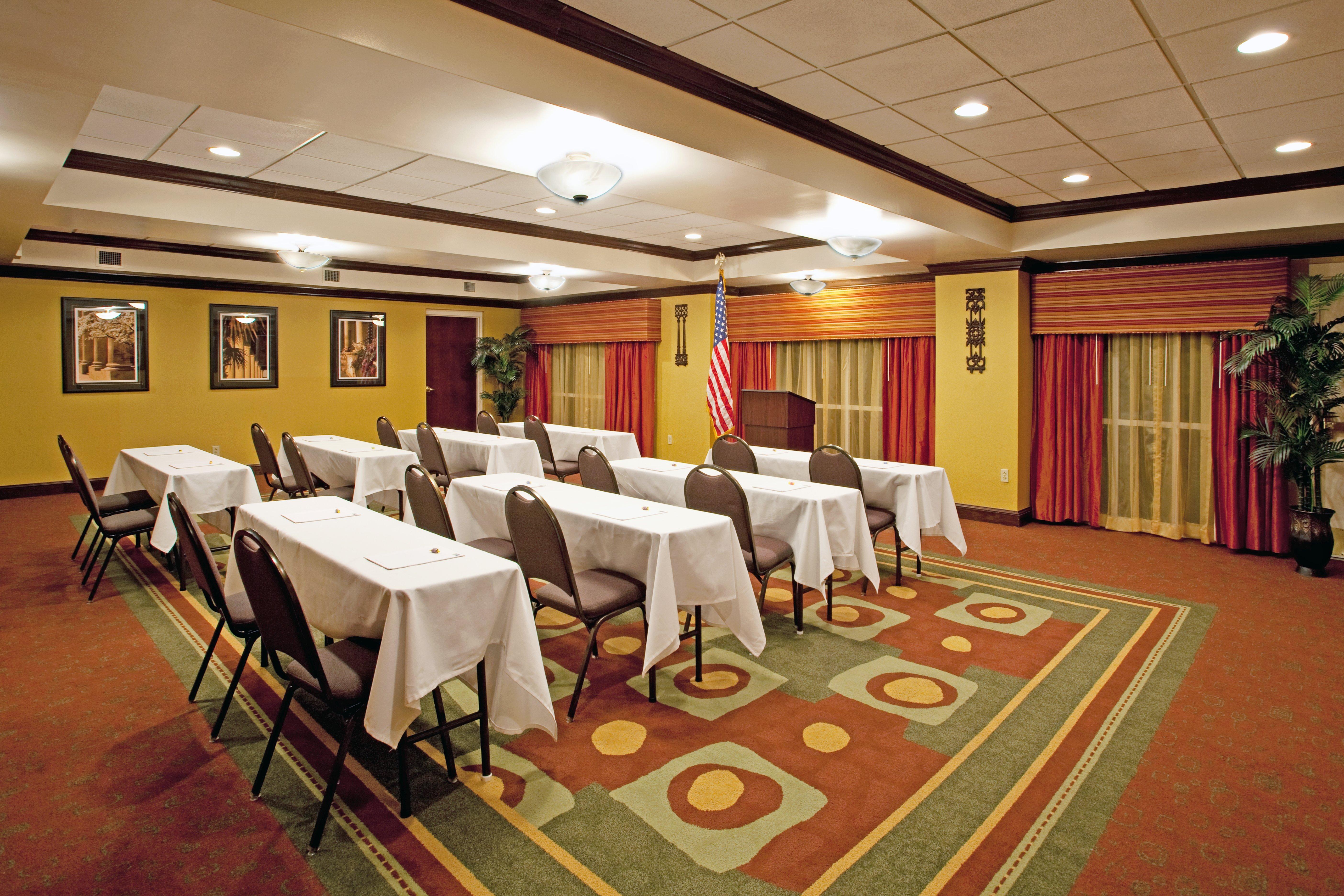 Holiday Inn Express Hotel & Suites Charleston-Ashley Phosphate By Ihg North Charleston Exterior photo